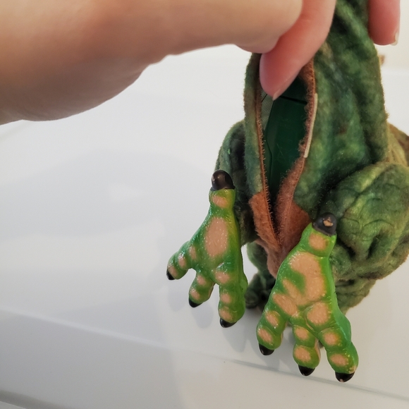 Playskool Kota & Pals KP Hatchlings Animatronic T. Rex - Picture 6 of 7